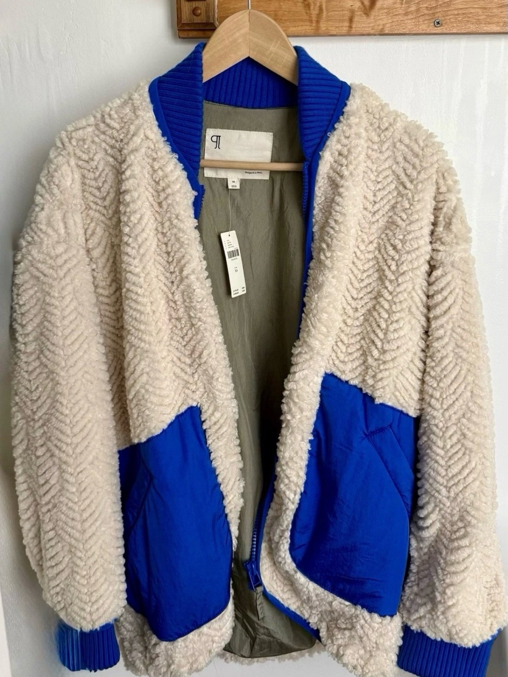 NWT FP Movement Free People Gear Up Sherpa Jacket XS Anthropologie Blue
Ivory